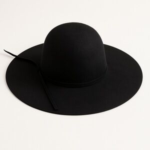 Black Wide-Brimmed Hat with Smooth Texture
